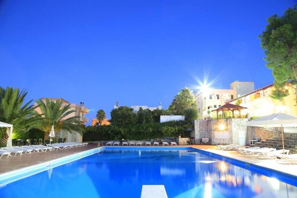 Hotel Club Bellavista Вьесте Экстерьер фото