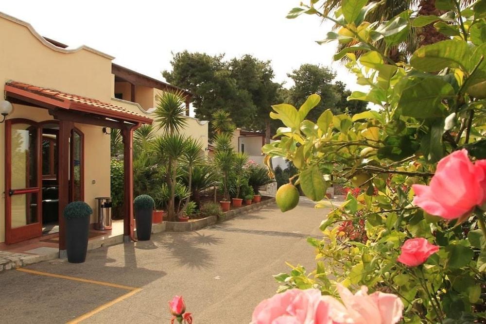 Hotel Club Bellavista Вьесте Экстерьер фото