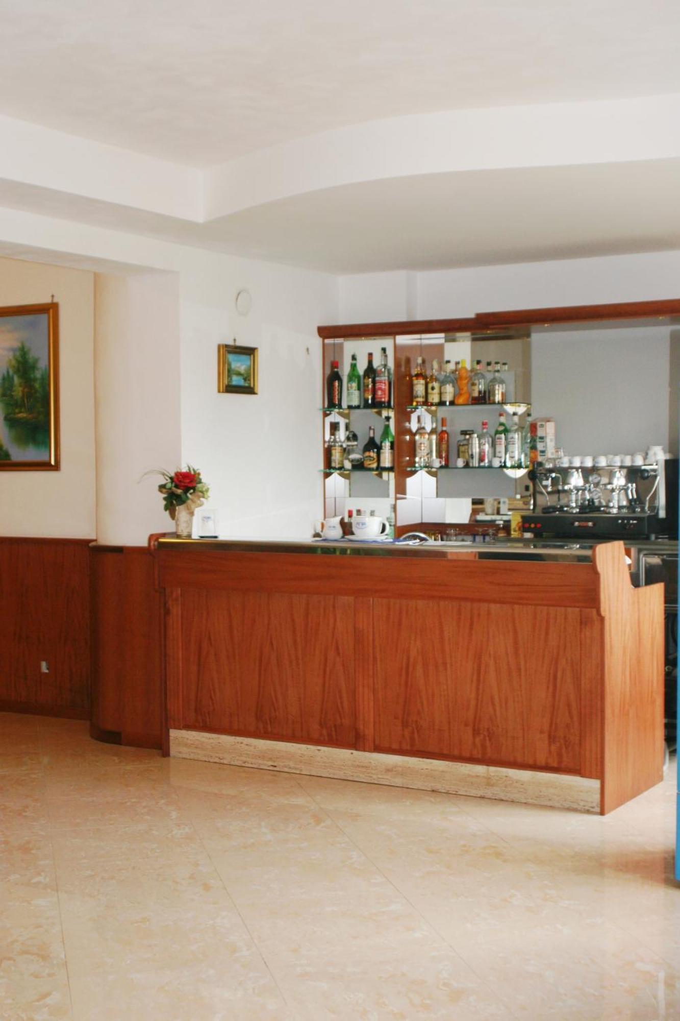 Hotel Club Bellavista Вьесте Экстерьер фото
