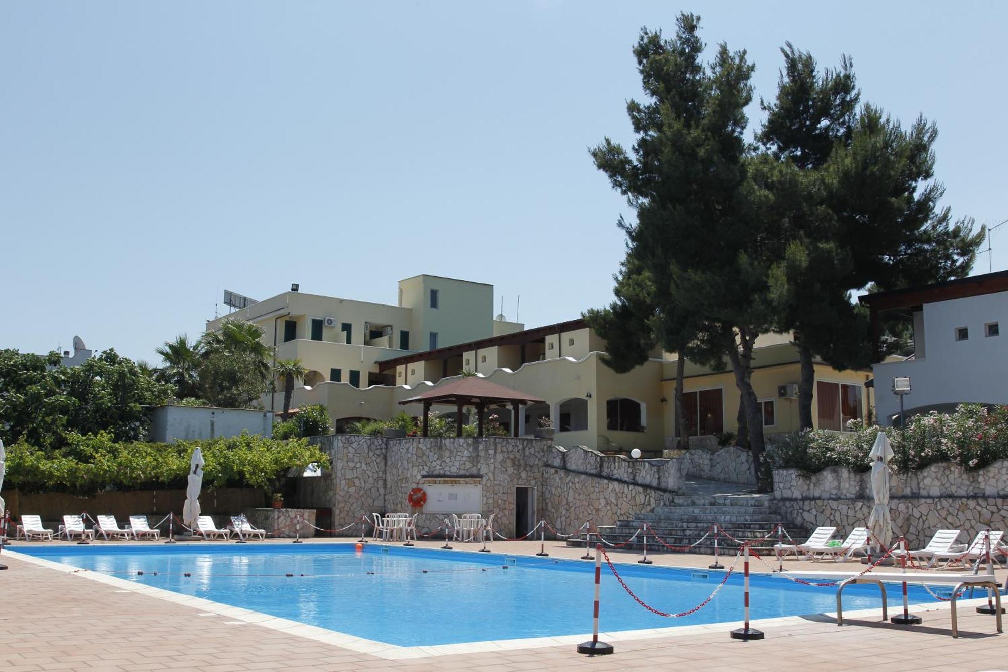 Hotel Club Bellavista Вьесте Экстерьер фото