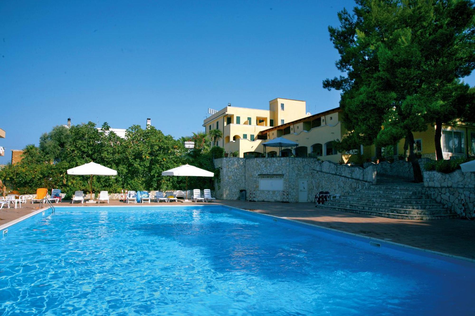 Hotel Club Bellavista Вьесте Экстерьер фото