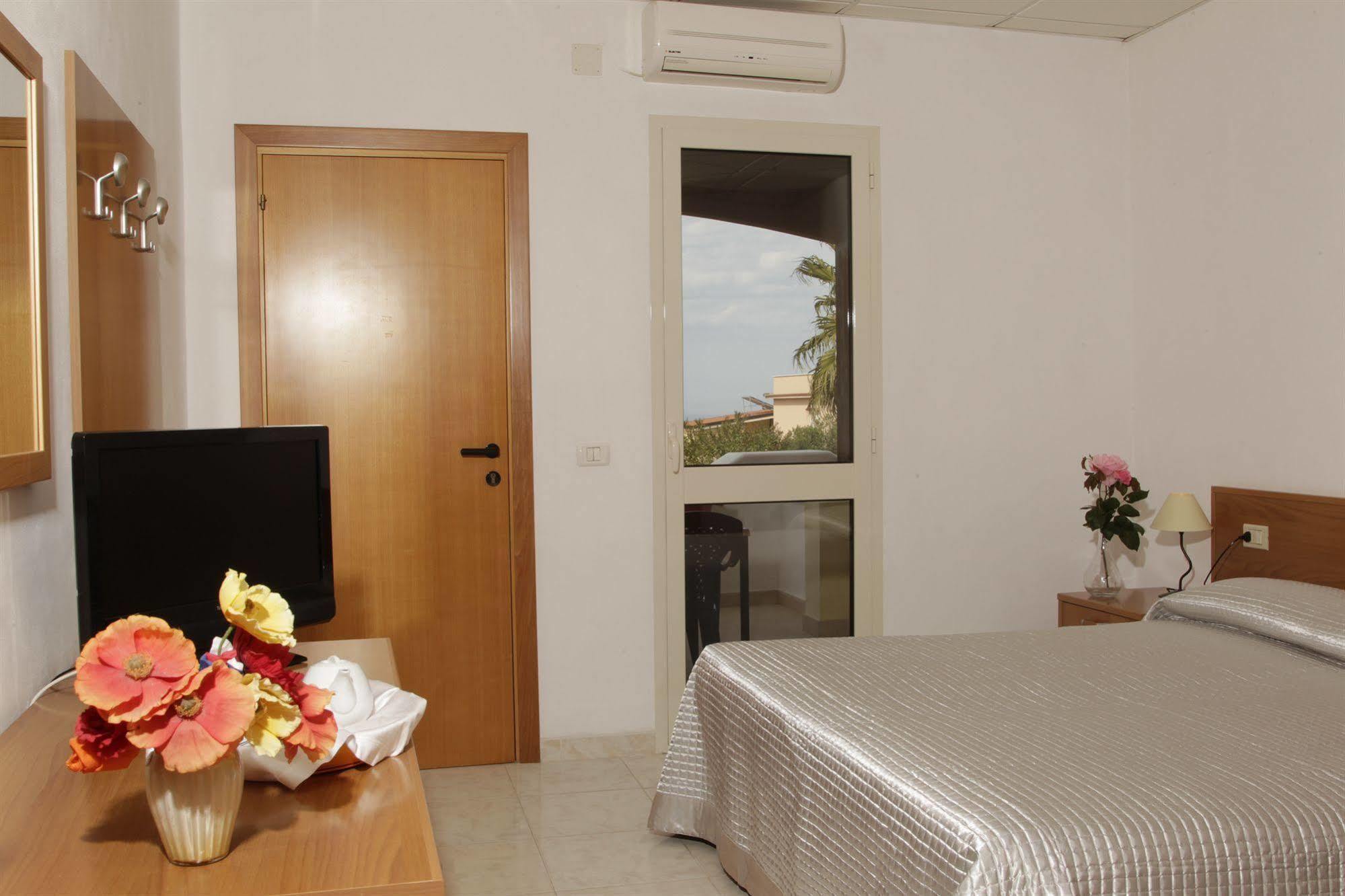 Hotel Club Bellavista Вьесте Экстерьер фото